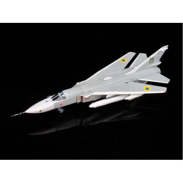 Sukhoi 1/72 Su-24MR Fencer 35 Yellow Ukrainian AirForce